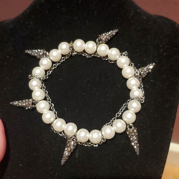 Bracelet, Faux pearls and Marcosite! Fun Rock & Roll Look! NWOT! - Picture 1 of 5